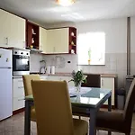 Apartment Lucy *