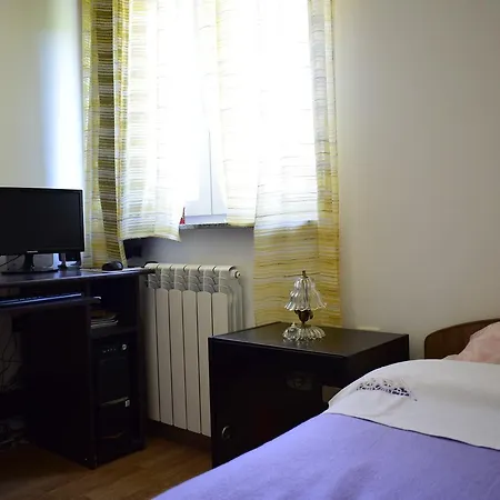 Lucy Apartment *