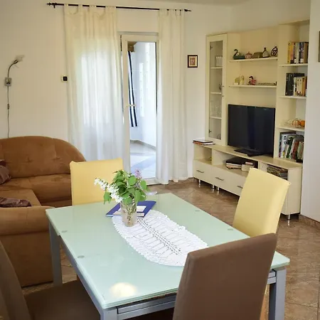 Apartment Lucy